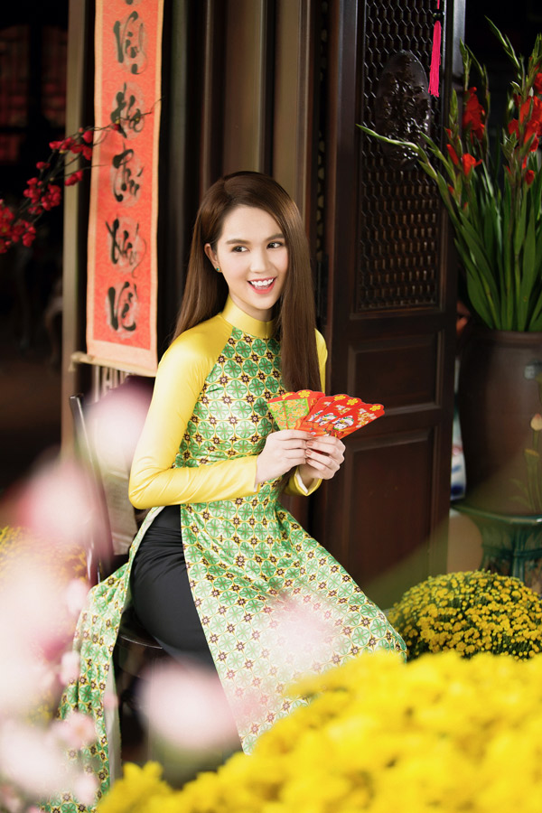 Ngọc Trinh cận kề tuổi 30 xinh tươi hút hồn